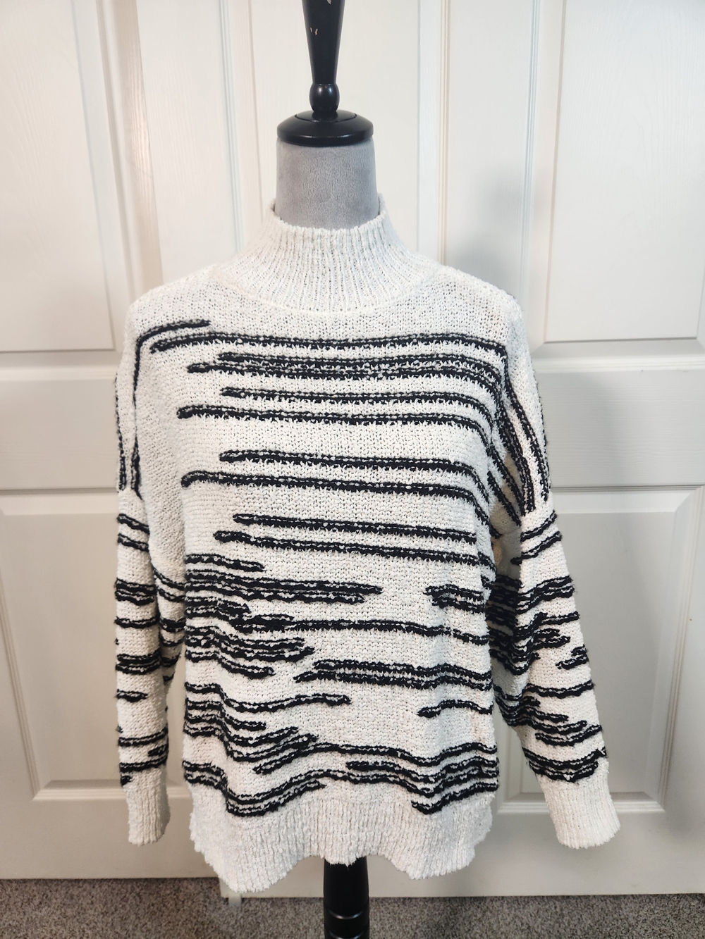 Vince Camuto Cream & Black Marled Mock Neck Sweater